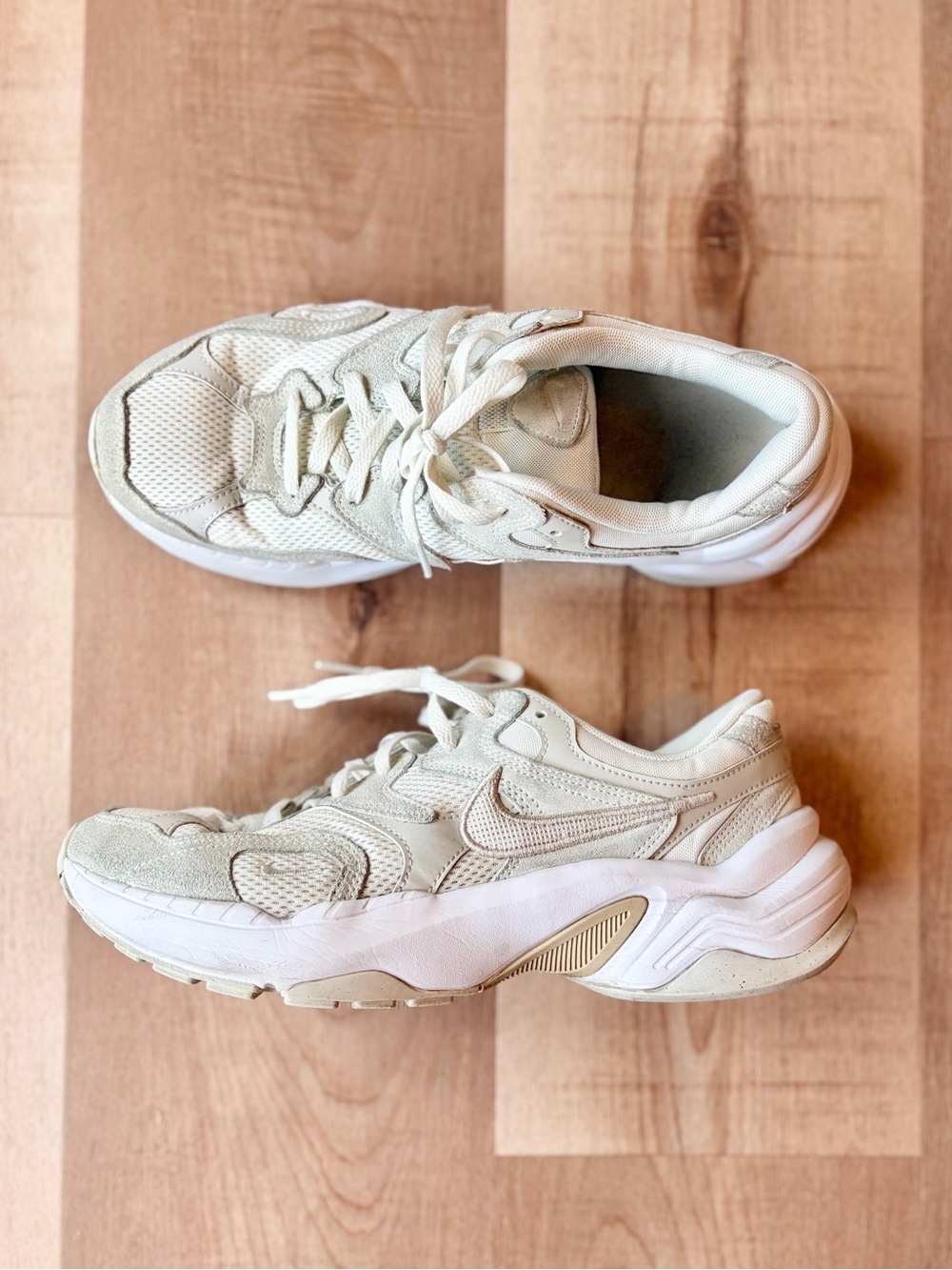 Nike Women's AL8 Chunky Neutral Sneakers Size 9